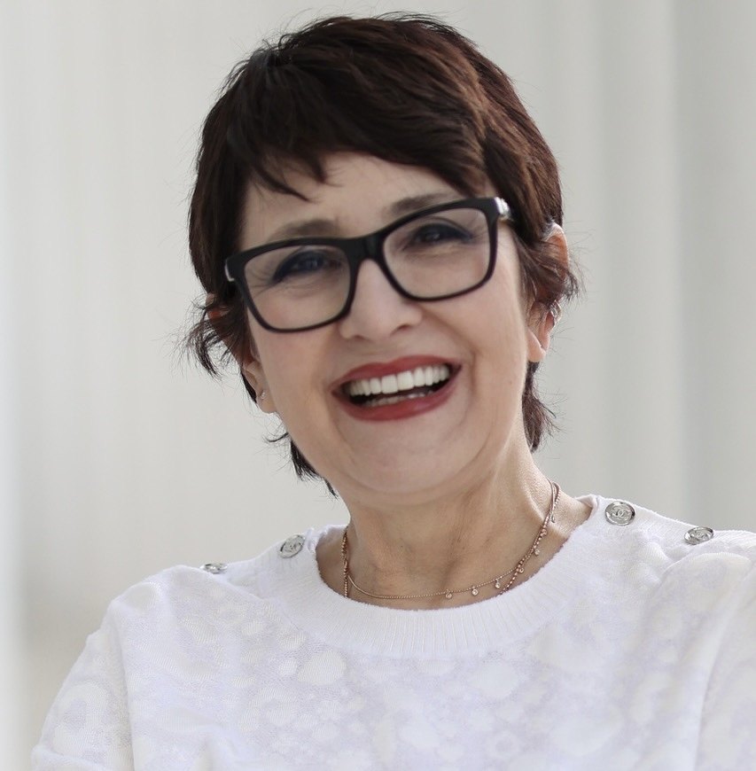 Dr. Violeta Claus | Founder of Vio LifeSmile Design and VO Aesthetics